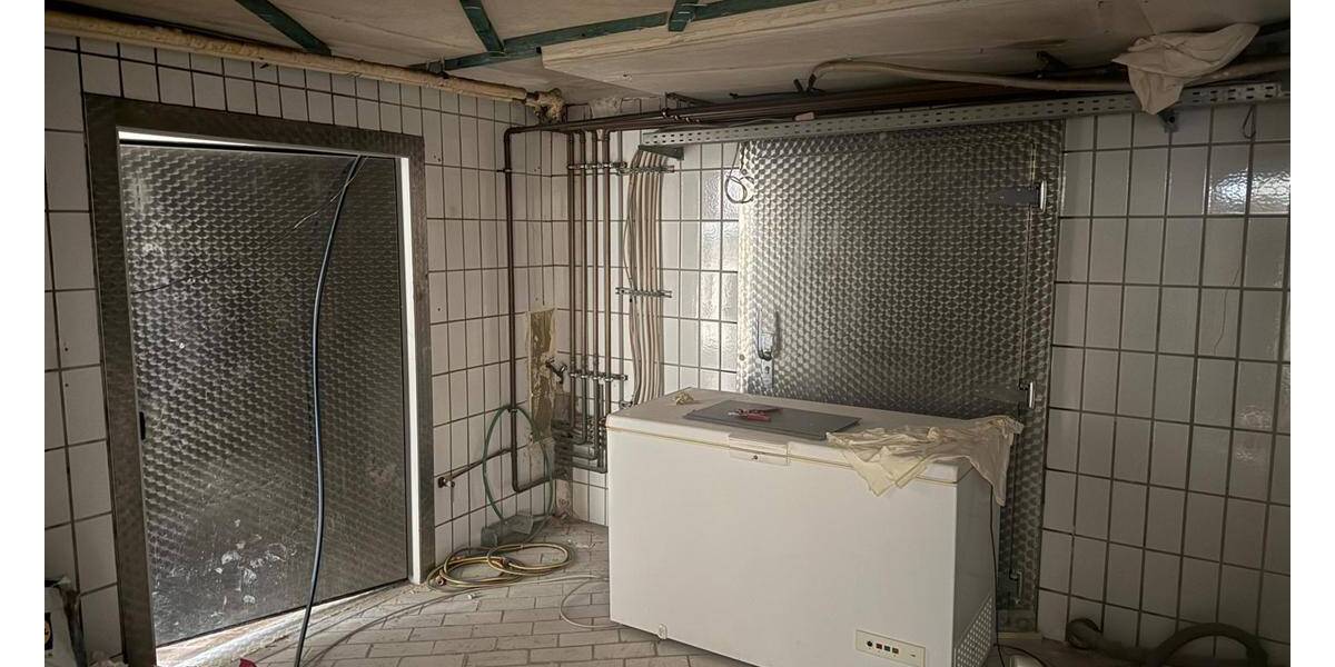 Ladenlokal auf der Brühler Straße - ehem. Metzgerei, ideal für Imbiss oder andere Konzepte 3 zimmer