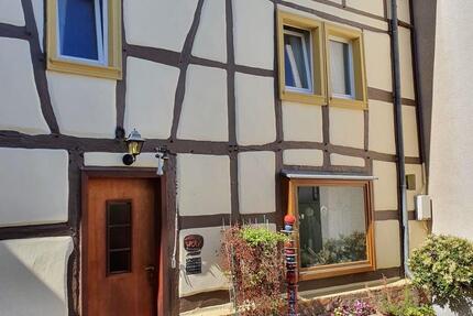 Einfamilienhaus mit großem Ausbaupotenzial in Bonn-Lannesdorf 6 zimmer