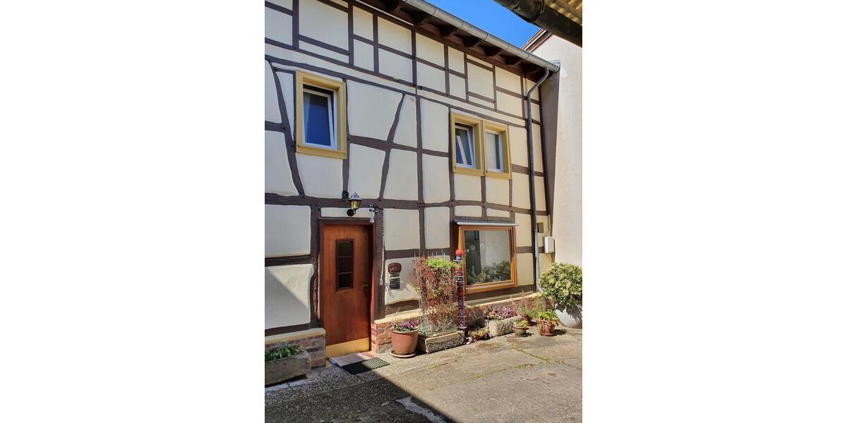 Einfamilienhaus mit großem Ausbaupotenzial in Bonn-Lannesdorf 6 zimmer