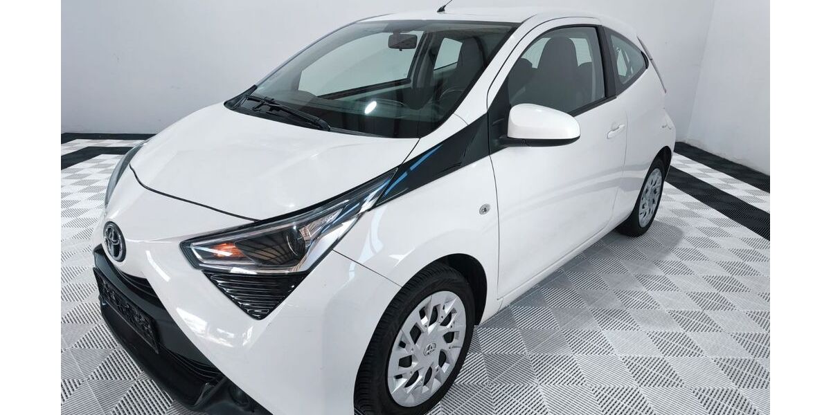 Toyota Aygo (X) 195.490 km 6.544 &euro; Bonn - Dottendorf 53129