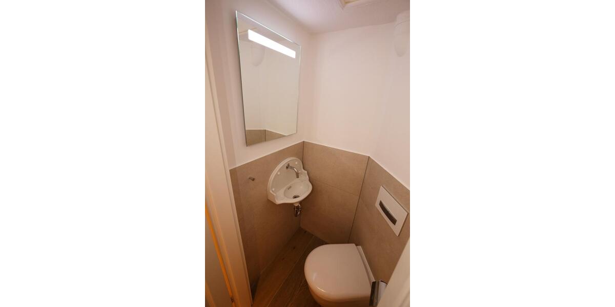 Etagenwohnung Bonn Gronau - 5 Zimmer, 120 m&sup2;, 1.800&euro; | Angebot:26349946