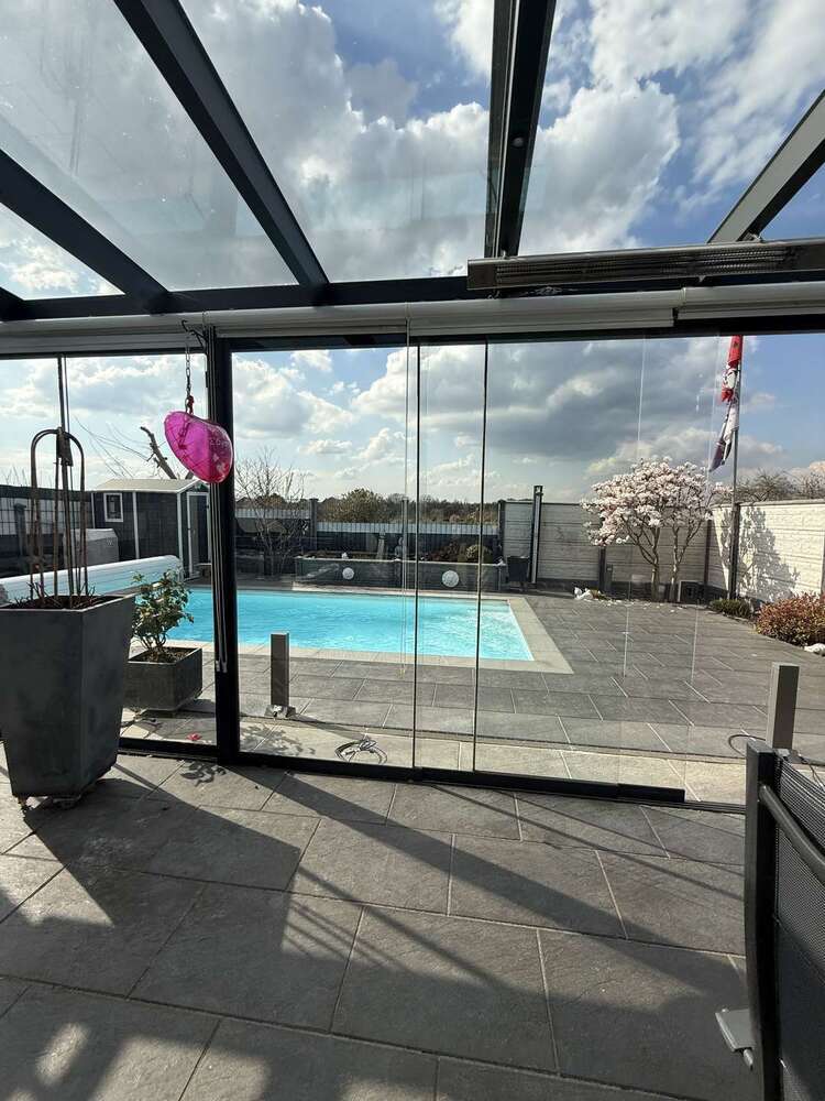 Haus zum Kaufen in Niederkassel 890.000 € 164 m²