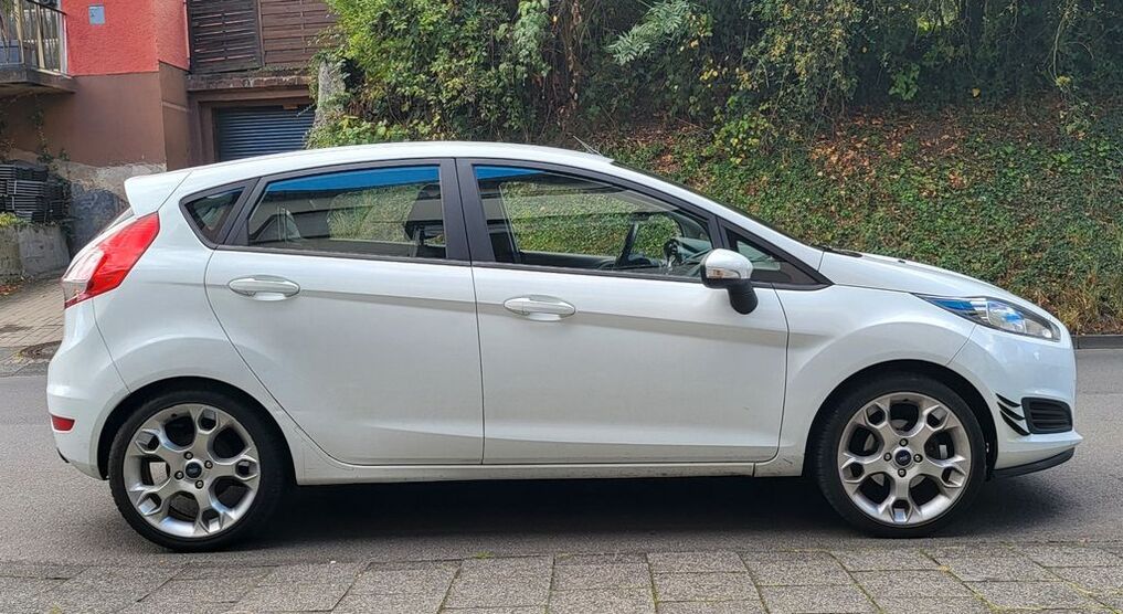 Ford Fiesta 155.000 km 4.500 € Königswinter 53639