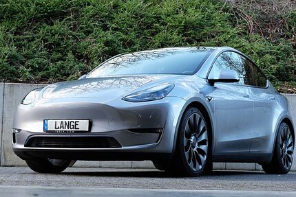 Tesla Model Y 50.828 km 41.980 &euro; Köln 50996