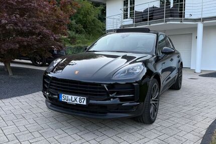 Porsche Macan 97.000 km 46.500 € Siegburg 53721