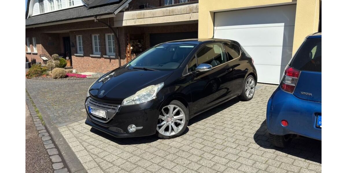 Peugeot 208 129.000 km 3.600 &euro; Bornheim 53332