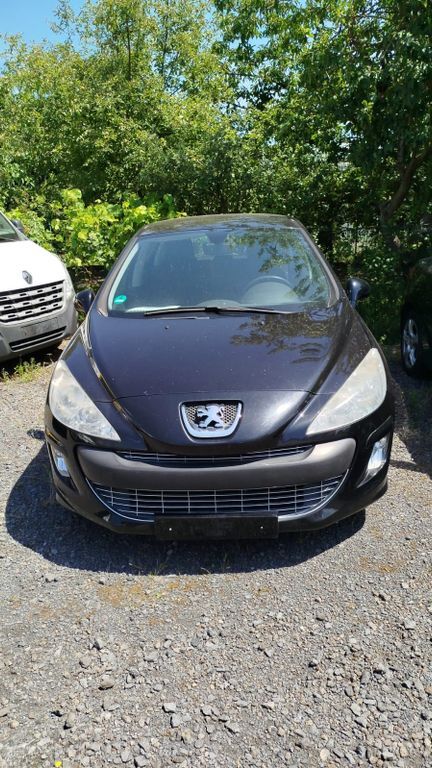 Peugeot 308 138.000 km 3.300 € Bonn 53121