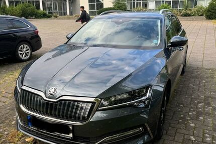 Skoda Superb 96.500 km 21.500 € Bonn 53175