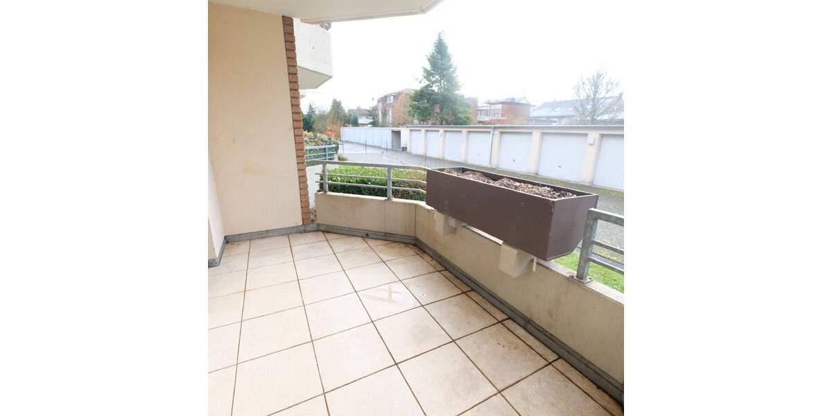 Zündorf-sonnige 2 -Zimmerwohnung mit Süd-Westbalkon im EG mit Garage iu. vorgelagertem Stellplatz 2 zimmer