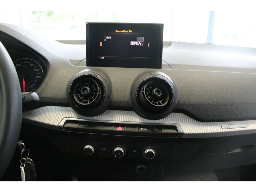 Q2 1.0 TFSI Ultra - AHK -