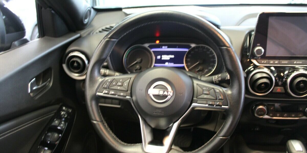 Nissan Juke 1.6 Hybrid 4AMT Premiere Edition 40.779 km 18.480 &euro; Euskirchen 53881