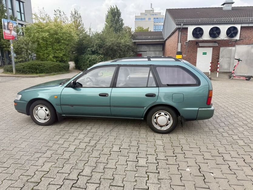 Toyota Corolla 189.000 km 2.999 € Köln 50825