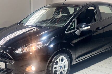 Ford Fiesta 33.348 km 8.470 € Köln 50739