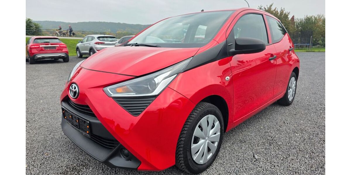 Toyota Aygo (X) 12.000 km 7.990 &euro; Oberwinter 53424