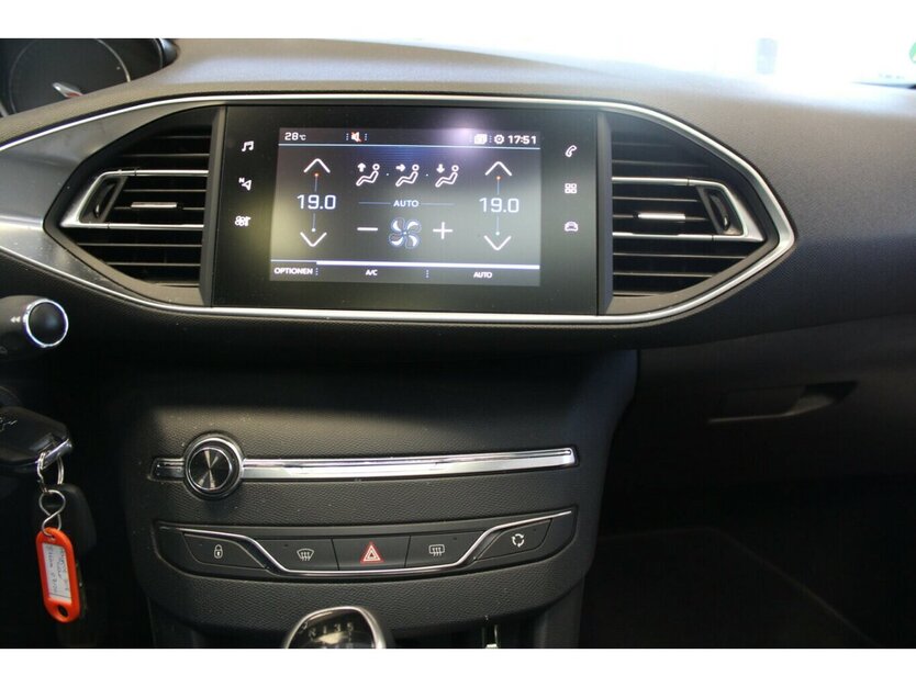 Peugeot 308 PureTech 130 GPF Style 81.569 km 11.980 € Euskirchen 53881