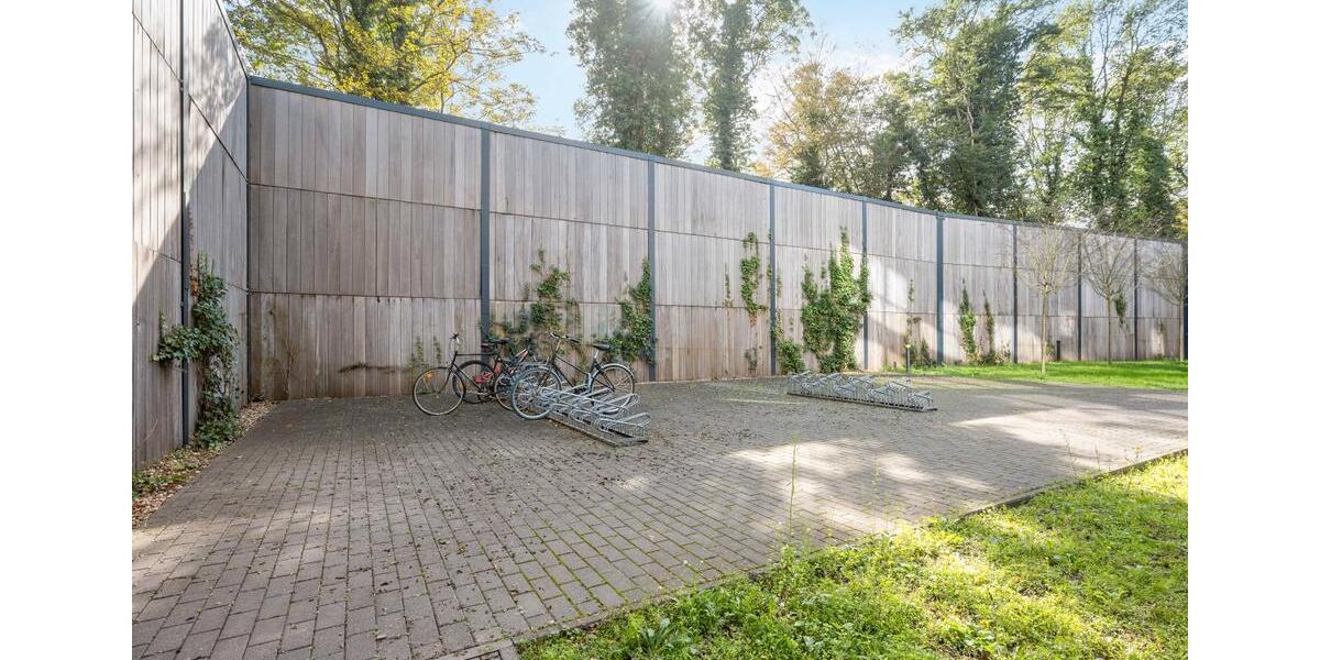 Möbliertes Zimmer in Frauen-WG in zentraler Lage für Studenten und Azubis 1 zimmer