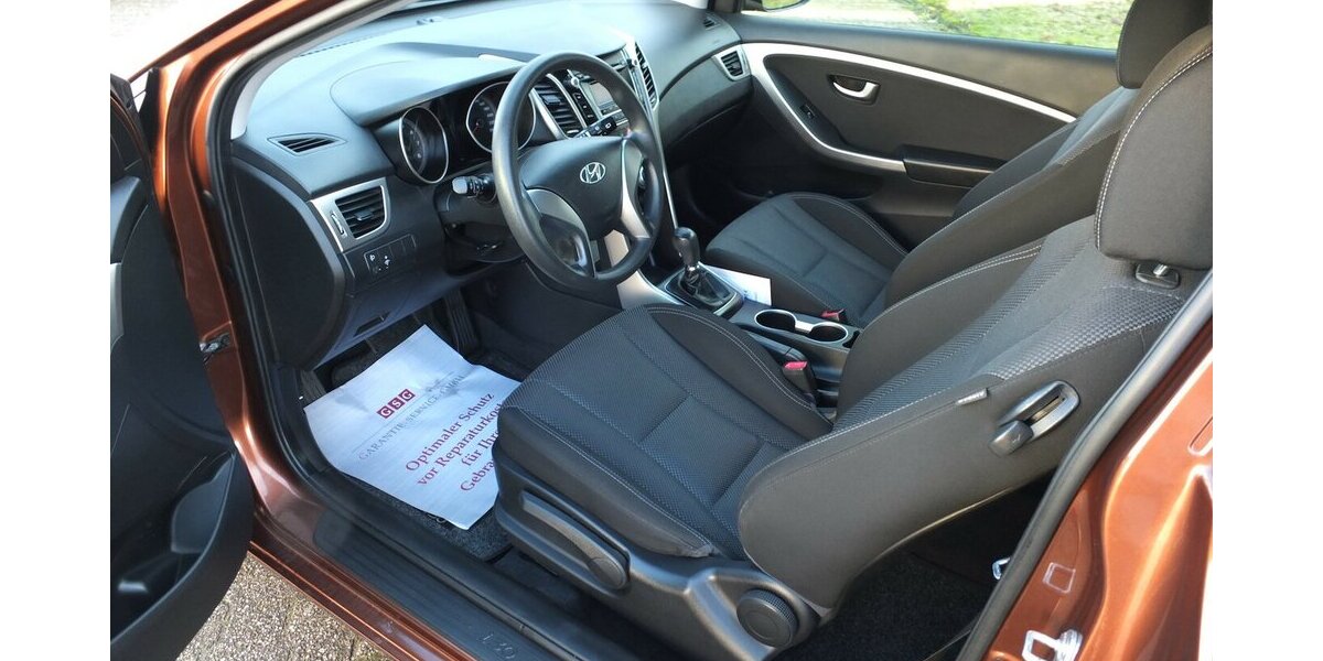 Hyundai i30 KLIMAAUTOMATIK SPORT LMF/BREITREIFEN 117.877 km 7.500 &euro; Köln 50858