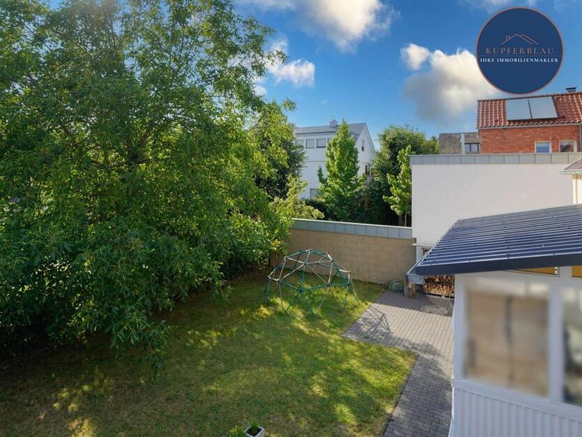 Mietshaus mit 3 SchlafZimmern, Home-Office-Bereich, Garten und Garage in Rheinbach