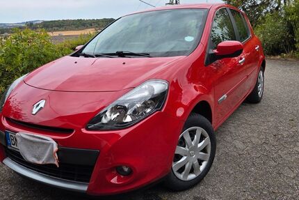 Renault Clio 64.100 km 4.900 &euro; Bonn 53177