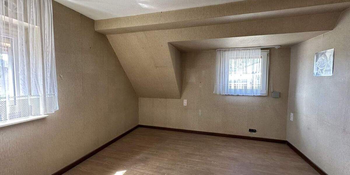 Einfamilienhaus Bad Neuenahr-Ahrweiler / Ahrweiler Ahrweiler - 8 Zimmer, 200 m&sup2;, 345.000&euro; | Angebot:24635776