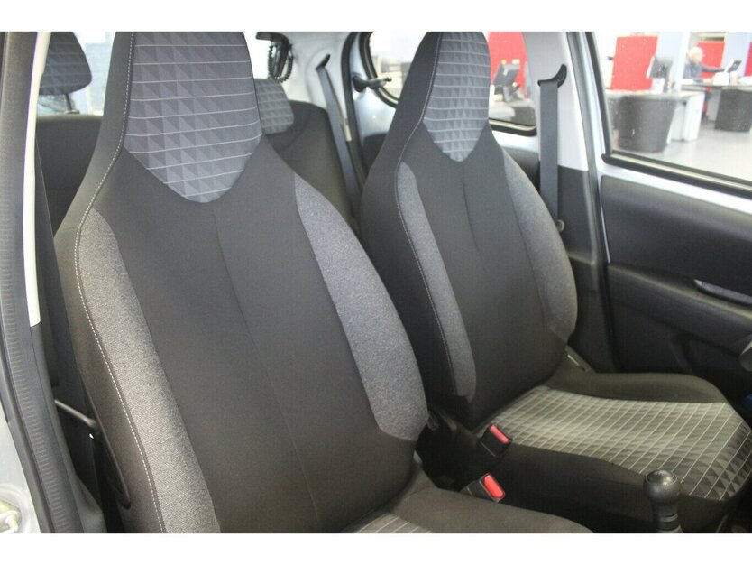 Peugeot 108 VTi 72 Active 15.505 km 10.480 € Euskirchen 53881