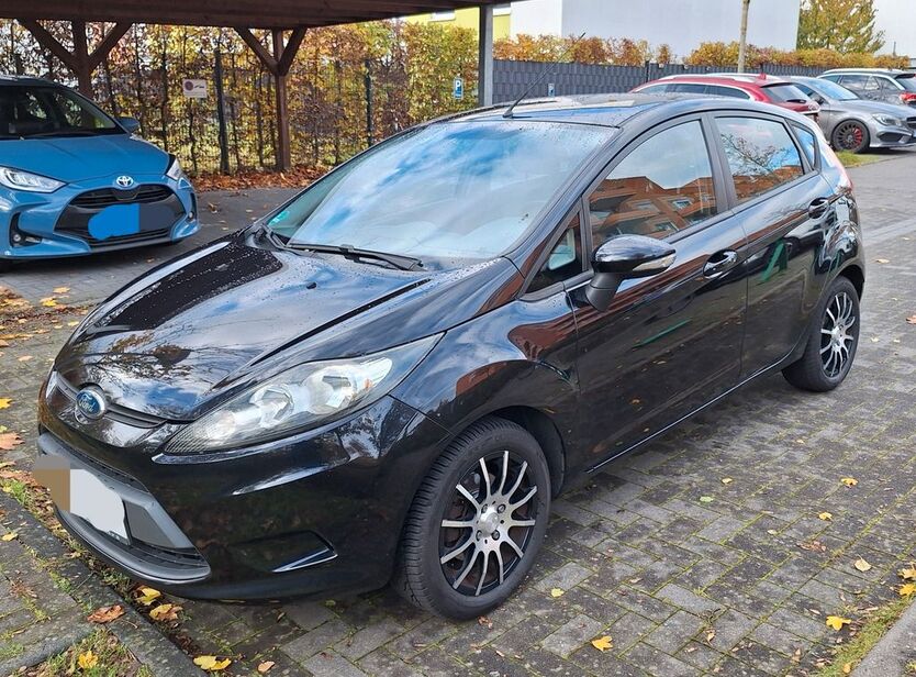 Ford Fiesta 135.300 km 3.900 € Köln 51107