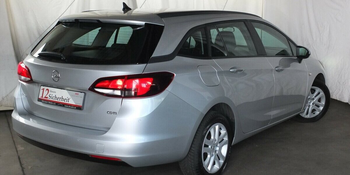 Opel Astra NAVI EINPARKHILFE ALLWETTERREIFEN EURO 6 99.278 km 8.995 &euro; Köln 50858