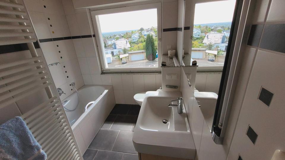 Reihenhaus Bonn Hardtberg - 5 Zimmer, 190 m&sup2;, 1.760&euro; | Angebot:26254372