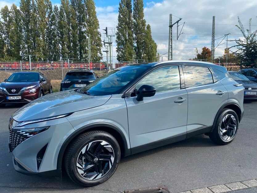 Nissan Qashqai 24.729 km 29.990 € Troisdorf 53840