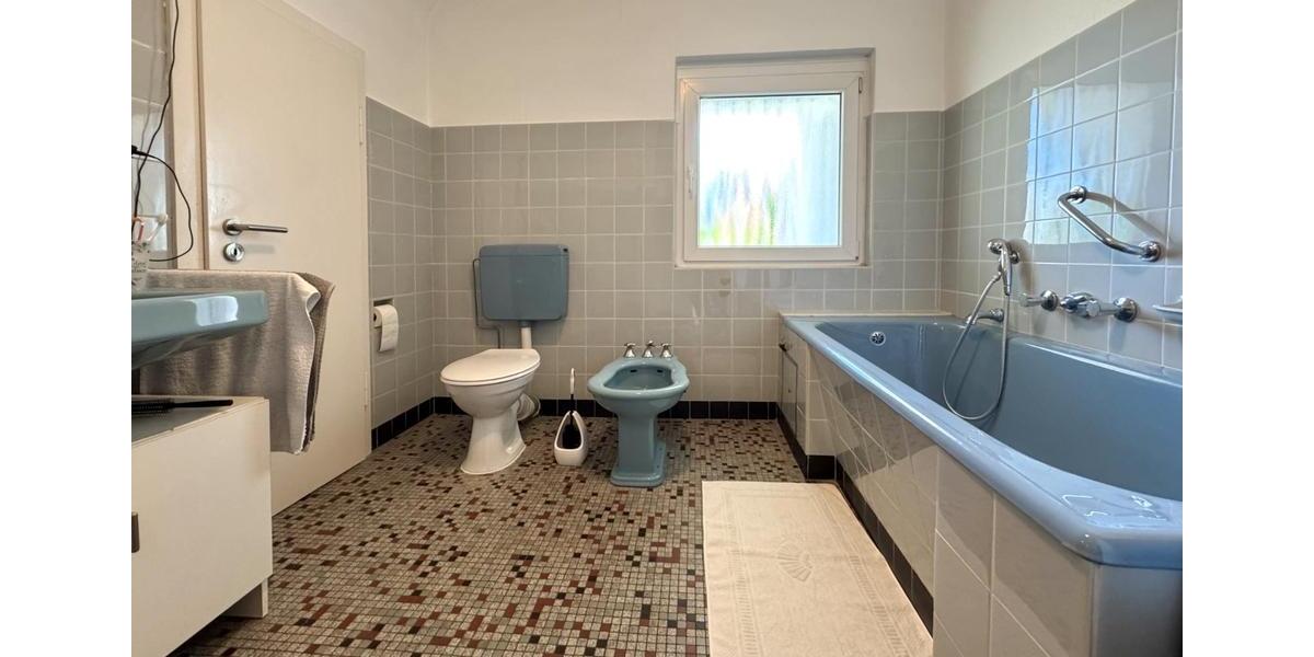 Dachgeschoßwohnung Troisdorf - 2 Zimmer, 71 m&sup2;, 680&euro; | Angebot:26461490