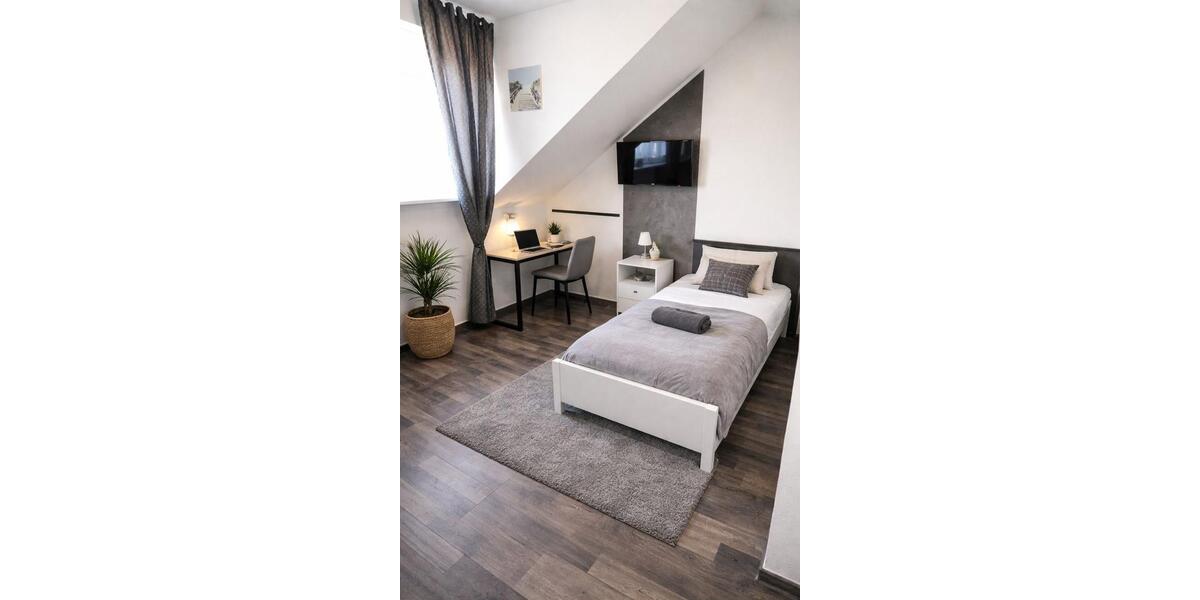 Dachgeschoßwohnung Bonn Dransdorf - 1 Zimmer, 17 m&sup2;, 600&euro; | Angebot:25813877