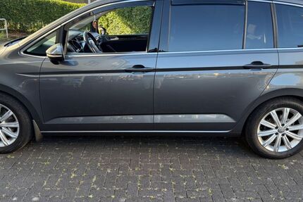 VW Touran 212.562 km 12.400 € Frechen 50226