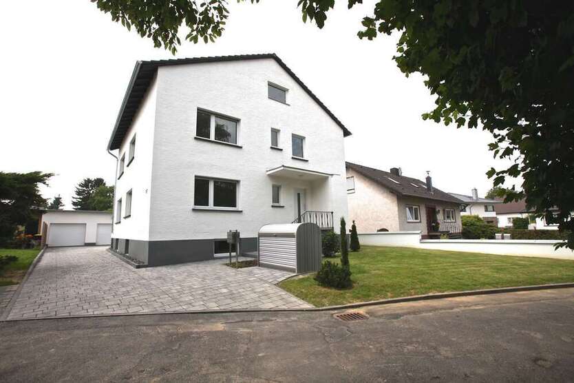Haus zum Kaufen in Wachtberg 899.000 € 250 m²