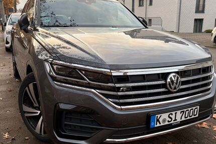VW Touareg 114.400 km 40.500 € Köln 50997