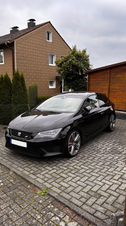 Seat Leon 70.500 km 18.900 € Overath 51491