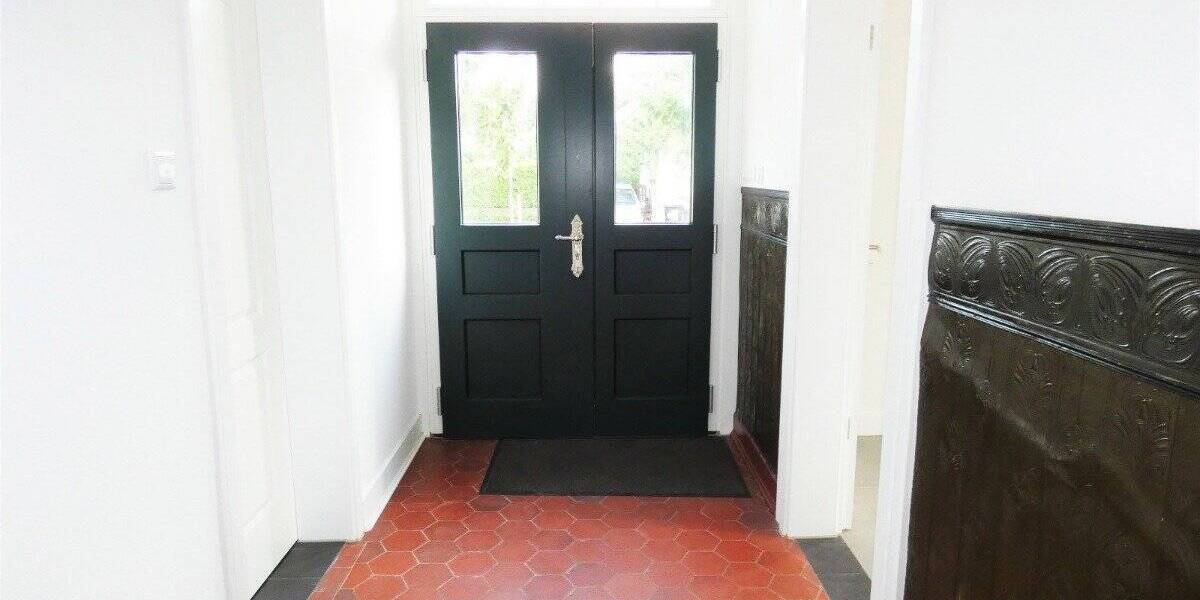 Kernsaniertes Herrenhaus mit traumhaftem Garten in bester Lage von Köln-Dünnwald 6 zimmer