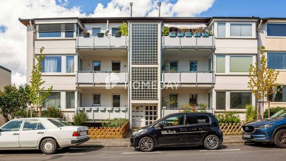 Stilsicher wohnen in Bonn-Beuel: moderne 3-Zimmer-Wohnung mit Balkon, Stellplatz und Substanz