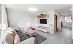 Platz für Ihre Pläne: Großzügige 4-Zimmer-Wohnung mit Aufzug und Panorama-Loggia