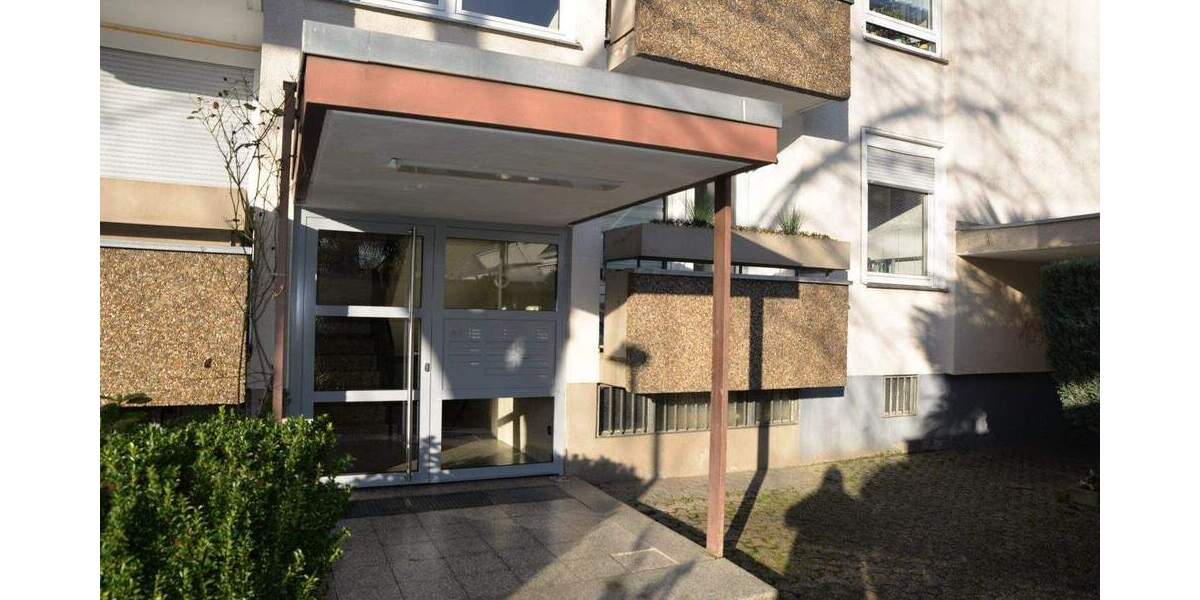 Etagenwohnung Köln Neubrück - 4 Zimmer, 93 m&sup2;, 229.000&euro; | Angebot:24206252