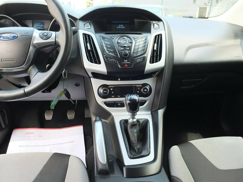 Ford Focus CHAMPIONS EDITION 5-TÜRIG orig.53.215 km ! 53.215 km 8.298 € Köln 50858