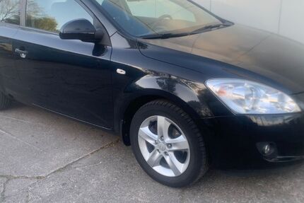 Kia ceed / Ceed 112.827 km 4.995 € Köln 51107