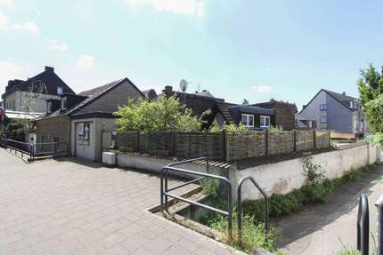 Traumlage direkt am Rhein: Sanierungsbedürftiges Einfamilienhaus mit Garten 4 zimmer