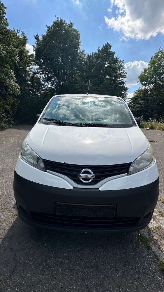 NV200