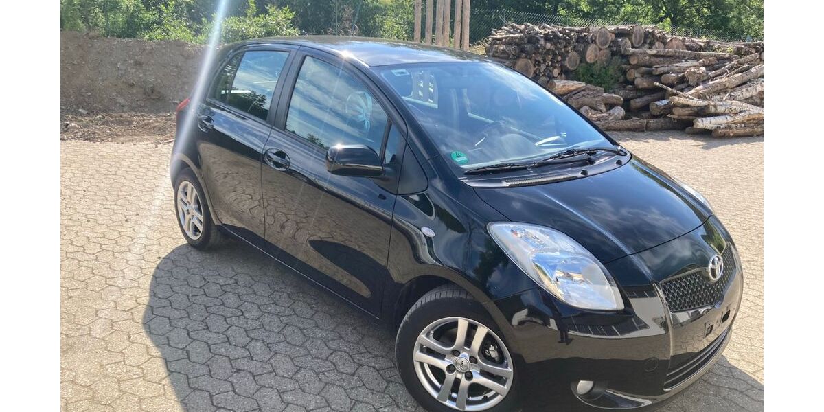 Toyota Yaris 110.078 km 4.000 &euro; Schalkenbach 53426