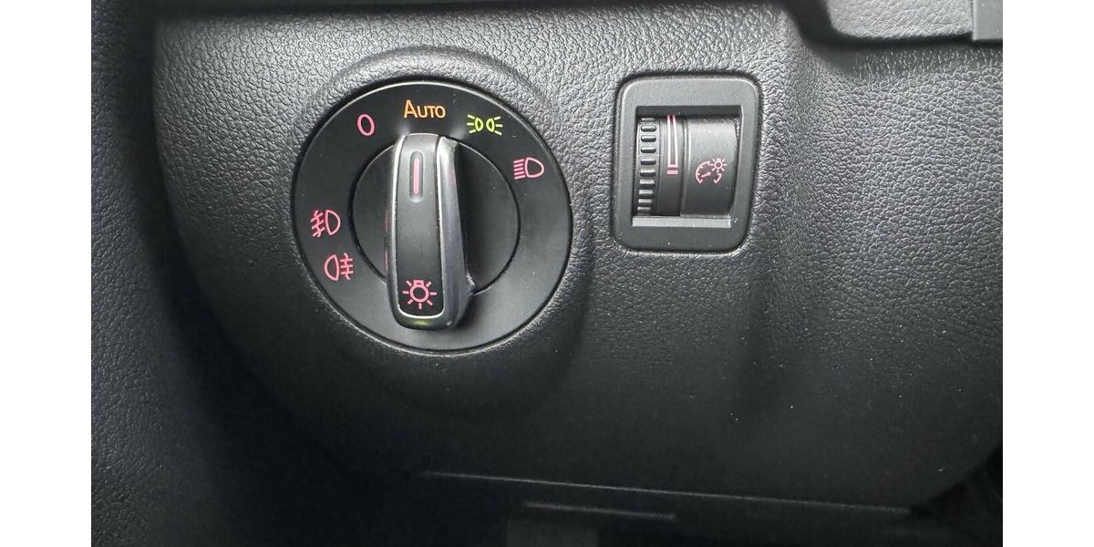 VW Tiguan 2.0TSI DSG 4-Motion Xenon AHK SR+WR 1.Hd 109.500 km 11.900 &euro; Erftstadt 50374