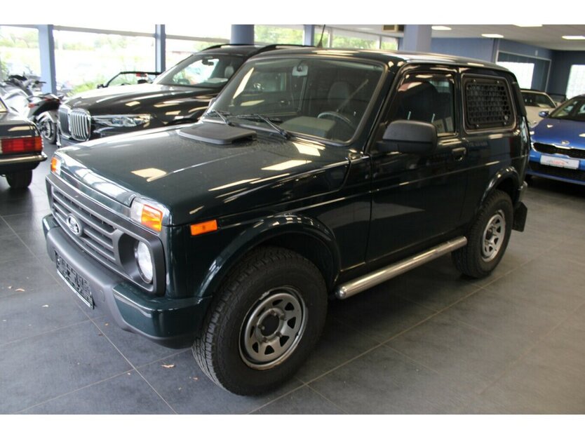 Lada Taiga 1.7 Urban 4x4 66.666 km 9.980 € Euskirchen 53881