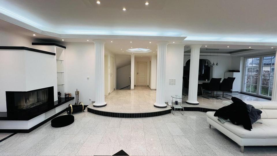 Mehrfamilienhaus, Wohnhaus Köln Lindenthal - 6 Zimmer, 266 m&sup2;, 3.150&euro; | Angebot:25756607