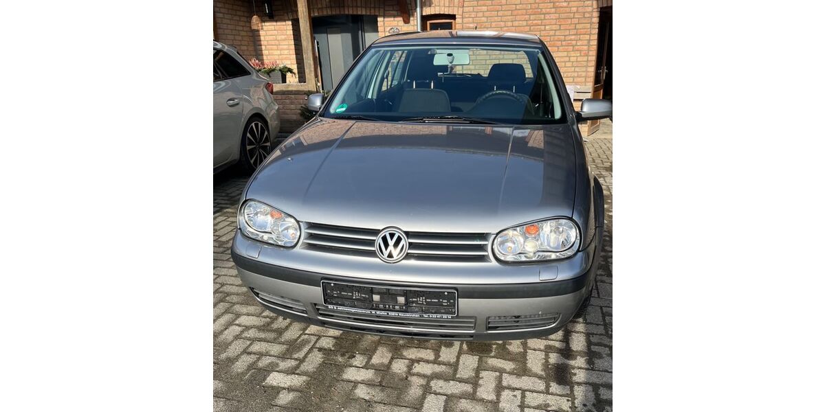VW Golf 128.171 km 2.500 &euro; Neunkirchen-Seelscheid 53819