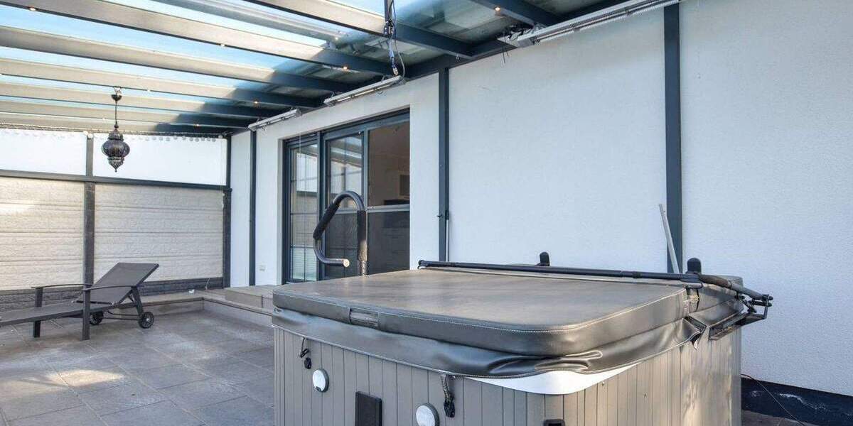 Neubaucharakter trifft Wohlfühloase: Hochwertig ausgestattetes Einfamilienhaus mit Außenpool! 6 zimmer