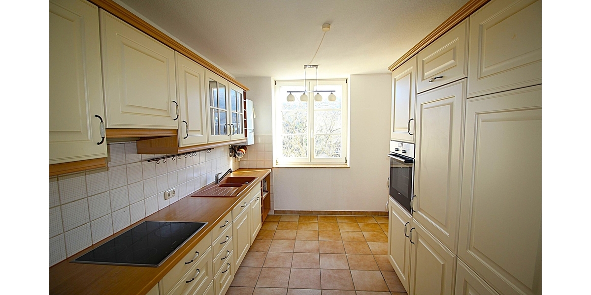Erste Reihe Rheinblick! Sofort beziehbare zwei Zimmer mit kleinem Balkon, Stellplatz und Garage. TOP - Etagenwohnung Königswinter | Angebot:26948143